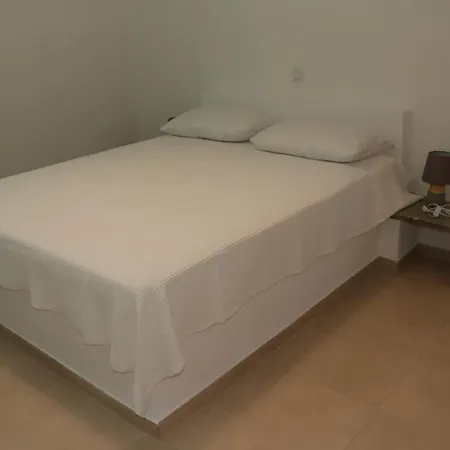 Appartement Ateni House Garden Áyios Pétros
